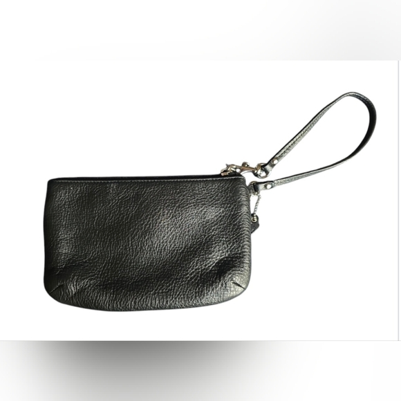 EUC Coach Park Medium Turnlock wristlet black pebbled leather F49472 - Picture 3 of 10